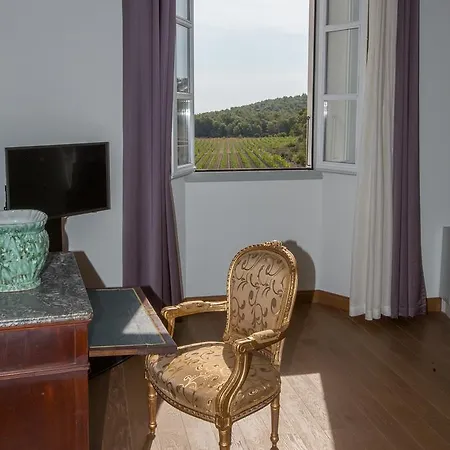 فندق مبيت وإفطار D'hotes De Saint-obre جرْويسا